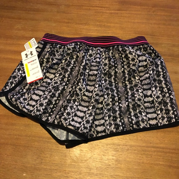NWT Patterned Under Armour Shorts - Picture 3 of 3